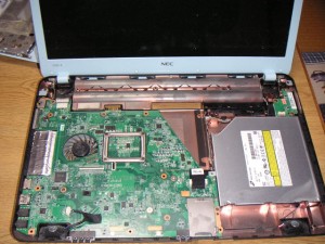 「SMART機能でエラーが検出されました。」 NEC LaVie S LS550BS6L ハードディスク交換修理