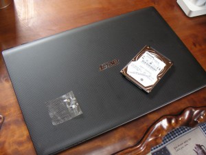 Acer Aspire 5750 N54E/K 壊れたハードディスクからのデータ取り出し