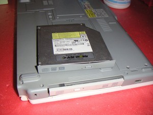 NEC LaVie LL370/R 内蔵DVDドライブ交換修理