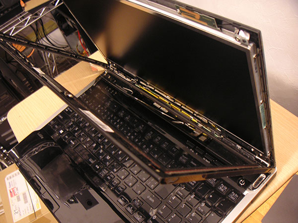 LaVie LL750/J PC-LL750JS1YB タッチパネル画面が割れてしまい、まとも 