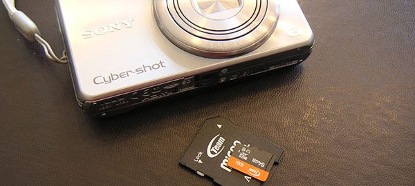 SONY サイバーショット DSC-WX200 カメラではSDカードの写真が見られるのに、パソコンだとSDカードに写真が保存されていない